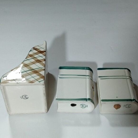 Vintage Japan Handpainted Ceramic Wall Mount Salt & Pepper Shaker Set Roosters - Picture 10 of 13